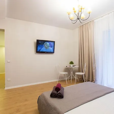 Studio Near Metro Yaroslava Mudroho, Universytet - Mykoly Khvylovoho Str 5-3 Харків Екстер'єр фото