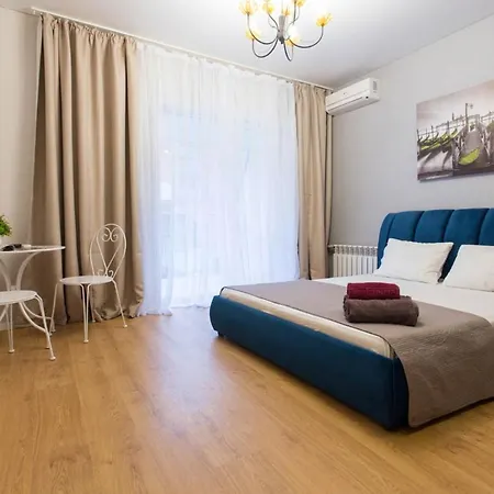 Studio Near Metro Yaroslava Mudroho, Universytet - Mykoly Khvylovoho Str 5-3 Харків Екстер'єр фото