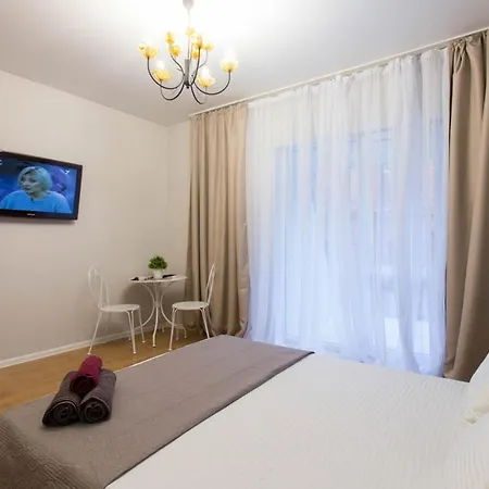 Studio Near Metro Yaroslava Mudroho, Universytet - Mykoly Khvylovoho Str 5-3 Харків Екстер'єр фото