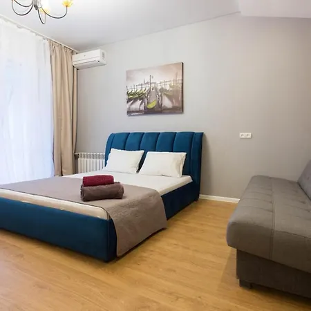 Studio Near Metro Yaroslava Mudroho, Universytet - Mykoly Khvylovoho Str 5-3 Харків Екстер'єр фото