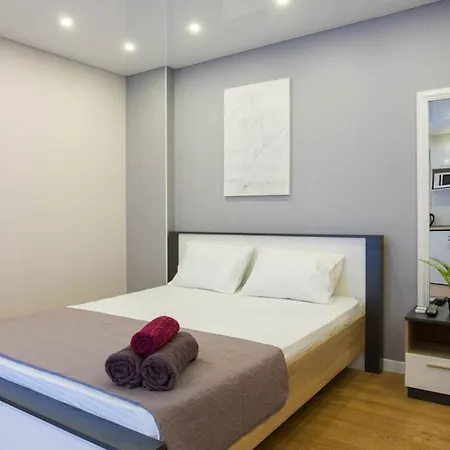 Studio Near Metro Yaroslava Mudroho, Universytet - Mykoly Khvylovoho Str 5-3 Харків Екстер'єр фото