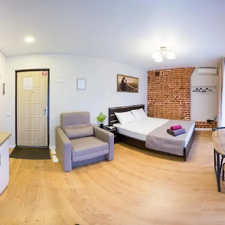 Studio Near Metro Yaroslava Mudroho, Universytet - Mykoly Khvylovoho Str 5-3 Харків Екстер'єр фото