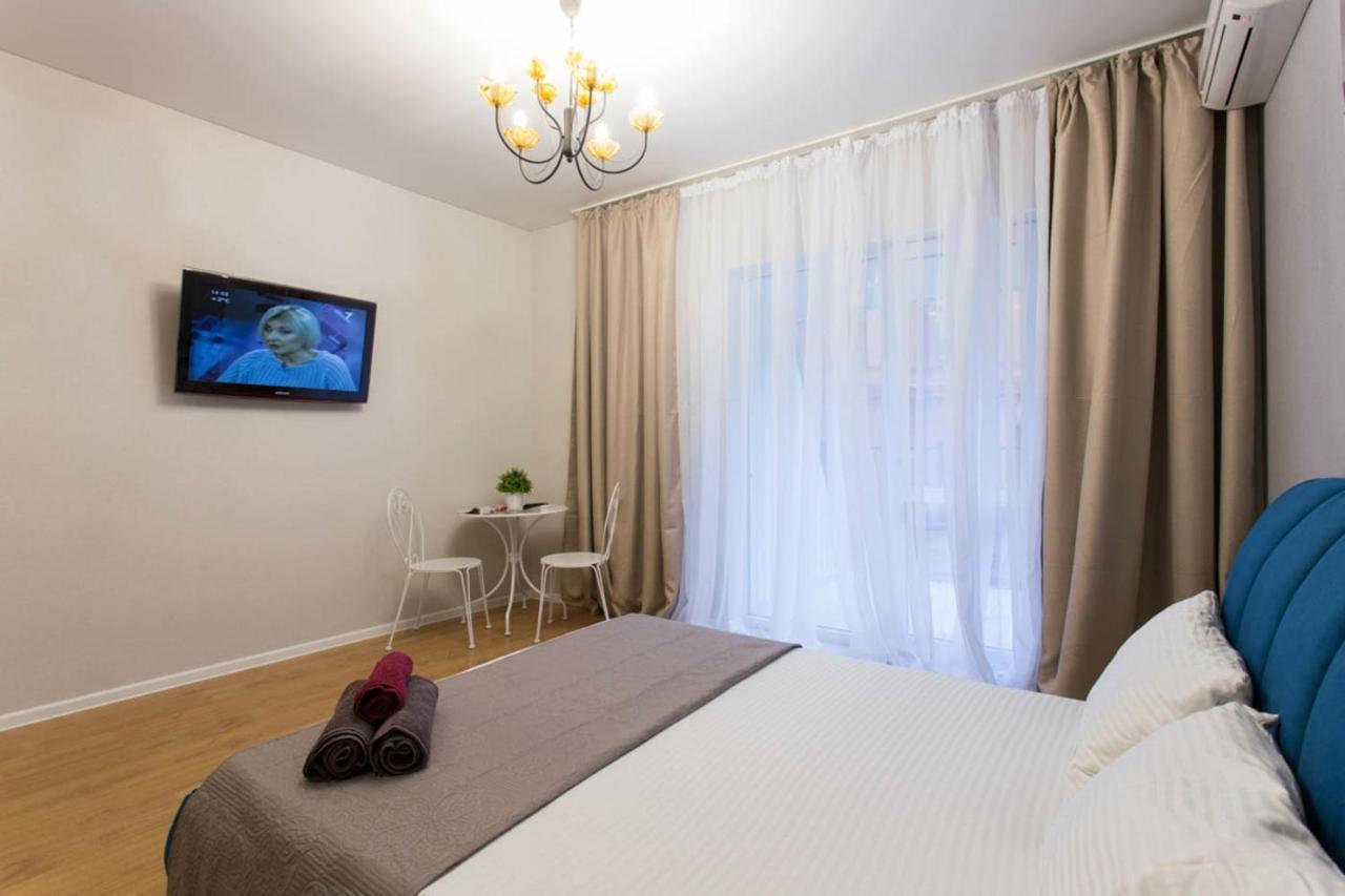 Near Metro Yaroslava Mudroho, Universytet - Mykoly Khvylovoho Str 5-3