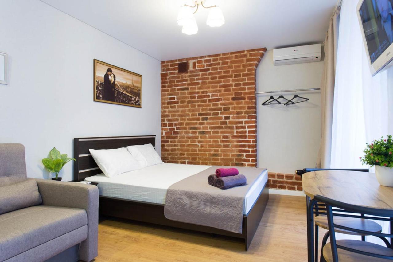 Near Metro Yaroslava Mudroho, Universytet - Mykoly Khvylovoho Str 5-3 Apartment *