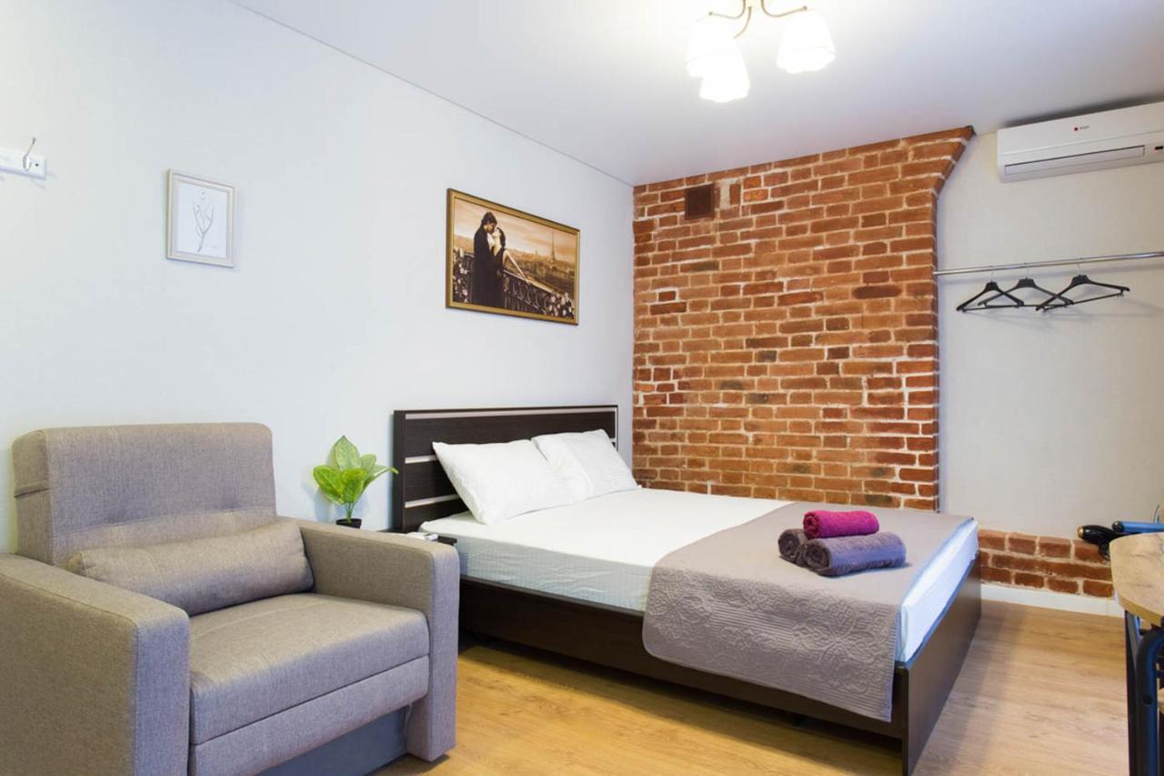Near Metro Yaroslava Mudroho, Universytet - Mykoly Khvylovoho Str 5-3 *