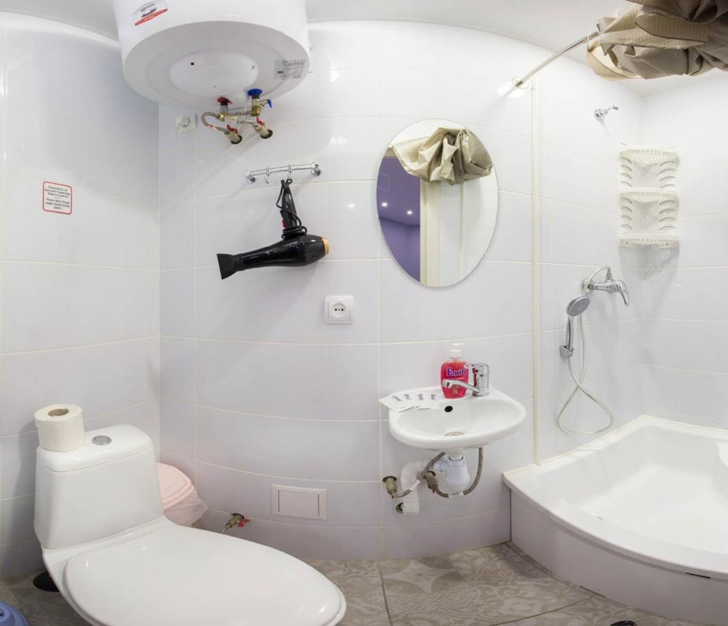 Near Metro Yaroslava Mudroho, Universytet - Mykoly Khvylovoho Str 5-3 *