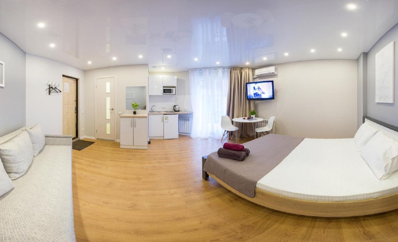 Near Metro Yaroslava Mudroho, Universytet - Mykoly Khvylovoho Str 5-3 Apartment *